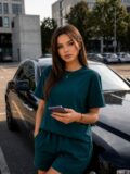 Костюм футболка и шорты изумрудный, полуоборот, мягкий трикотаж